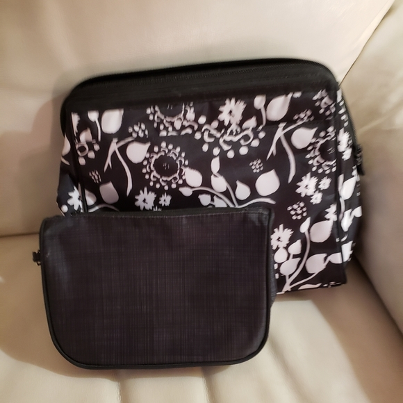 Handbags - Thirty-One Make Up Bag